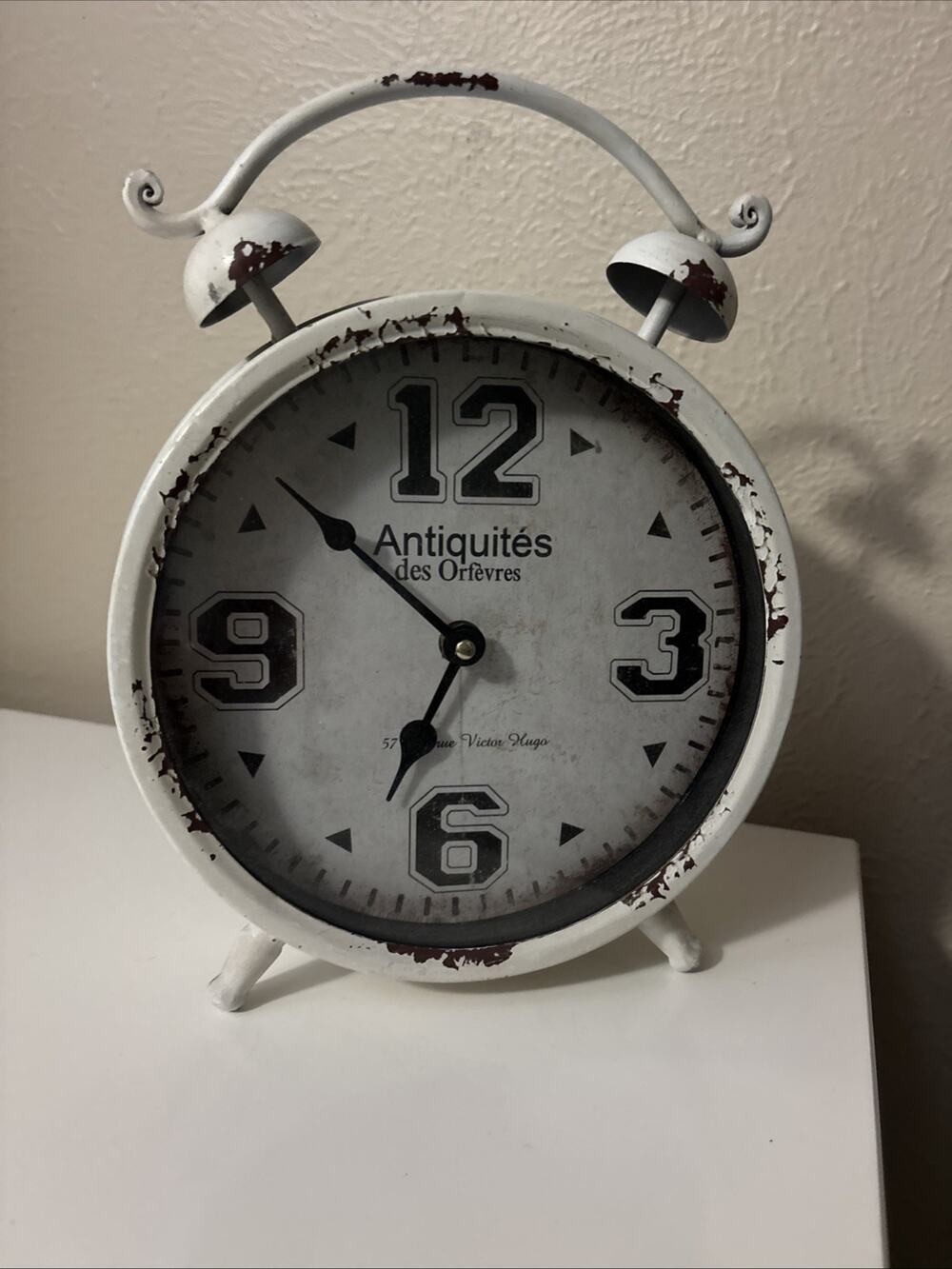 Vintage Table Clock, Battery Operated Distressed Style Chic Home Décor 8”x11”